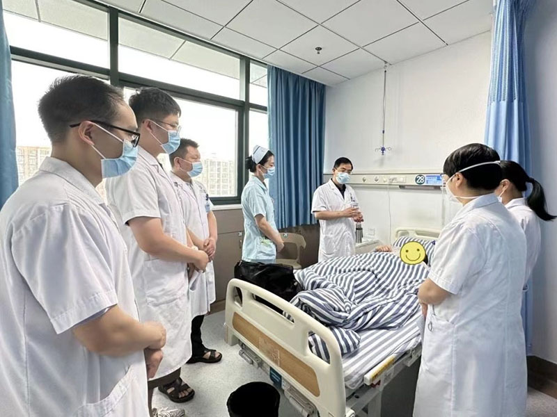 卓越服务系列宣传之十三：用大爱照亮盲人患者的就医之路